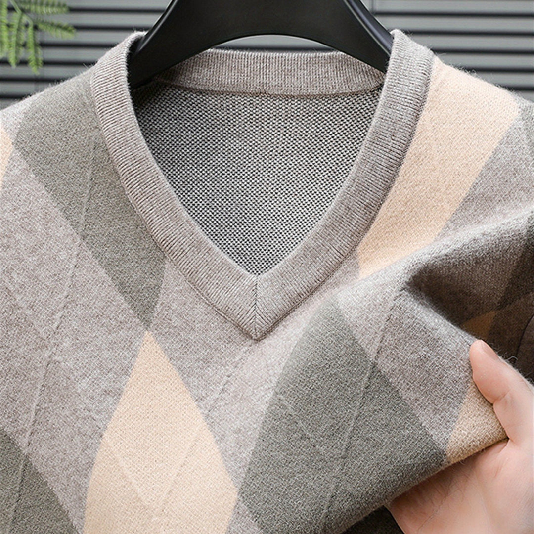Ellis | V-Neck Argyle Sweater