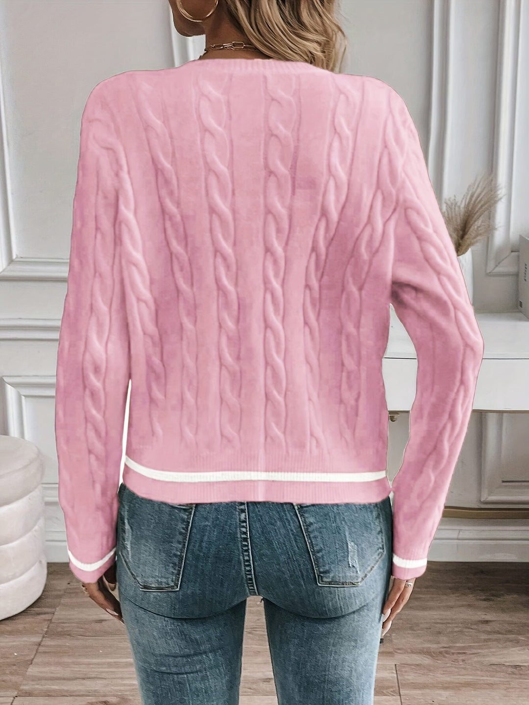 Gloria | Cable-Knit Buttoned Cardigan