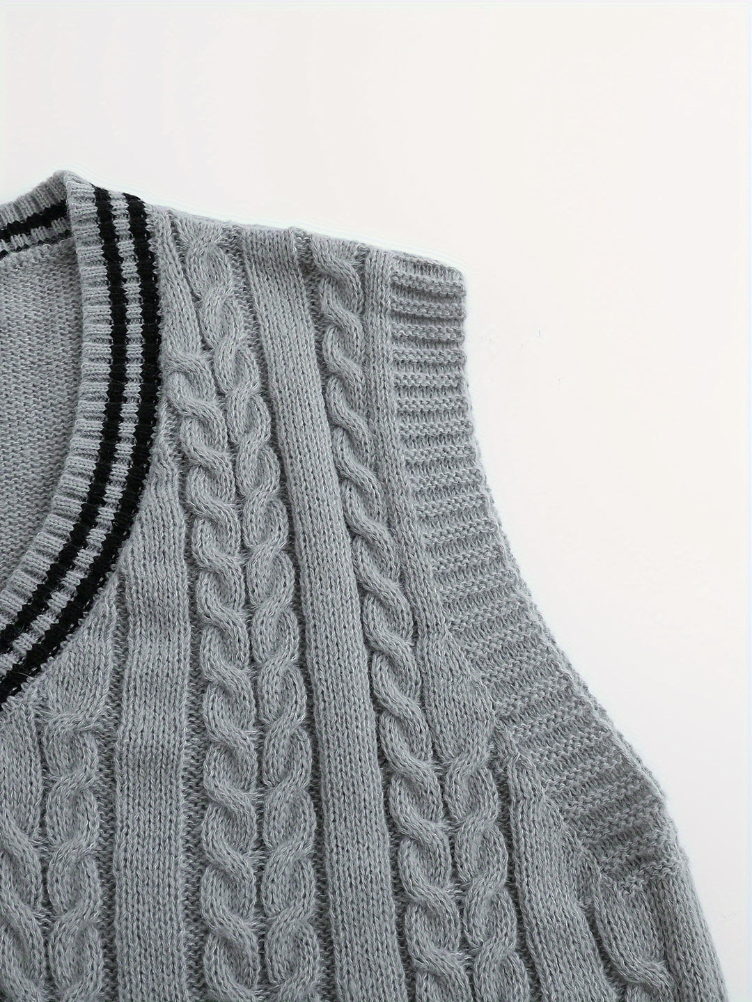 Lionel | Classic Cable-Knit Sweater Vest
