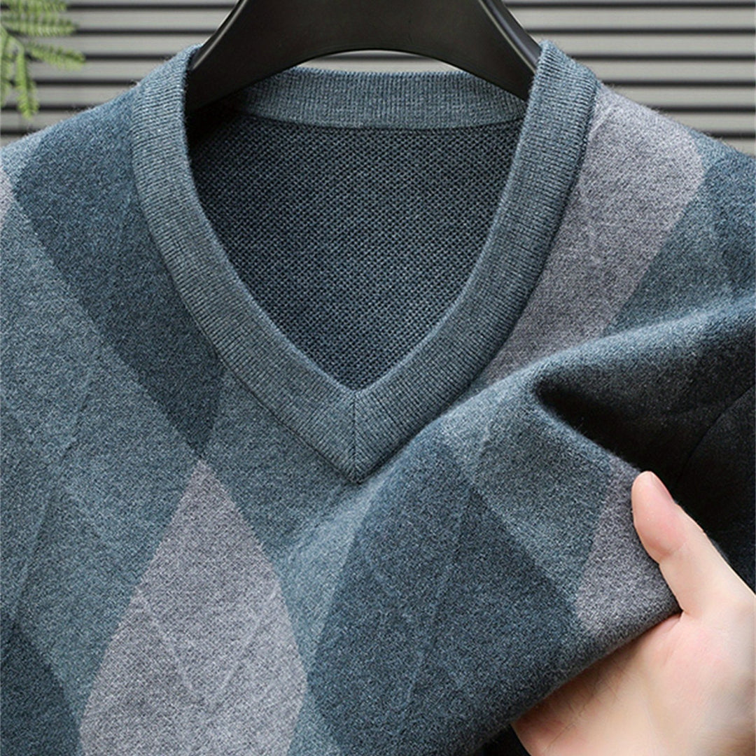 Ellis | V-Neck Argyle Sweater